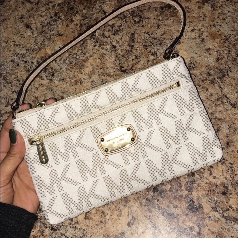 Michael Kors Wristlet